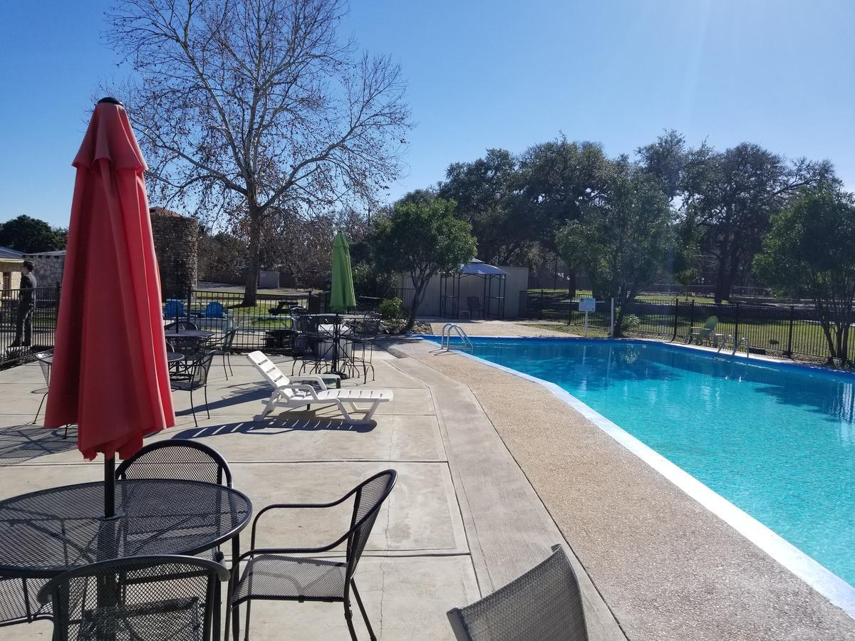 The Lodge At Cypress Falls Wimberley Exterior photo