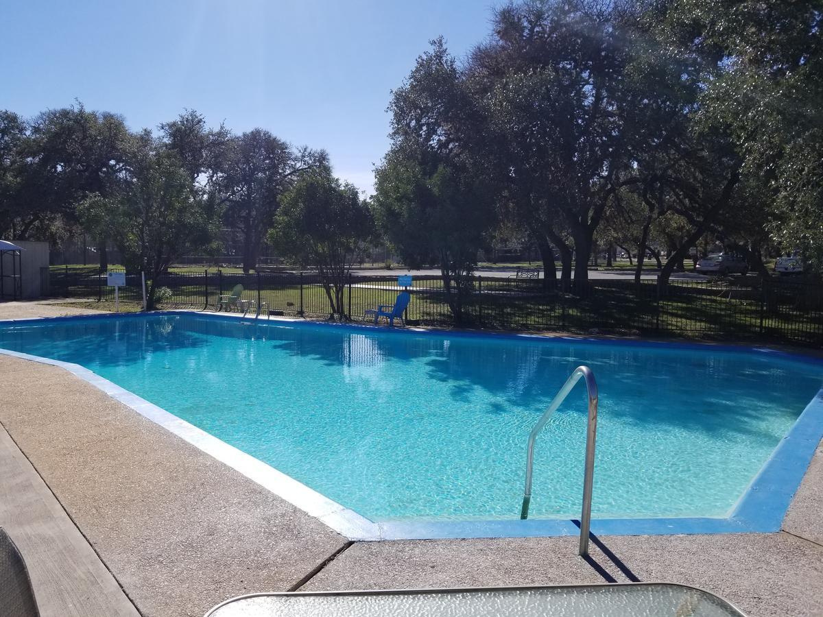 The Lodge At Cypress Falls Wimberley Exterior photo