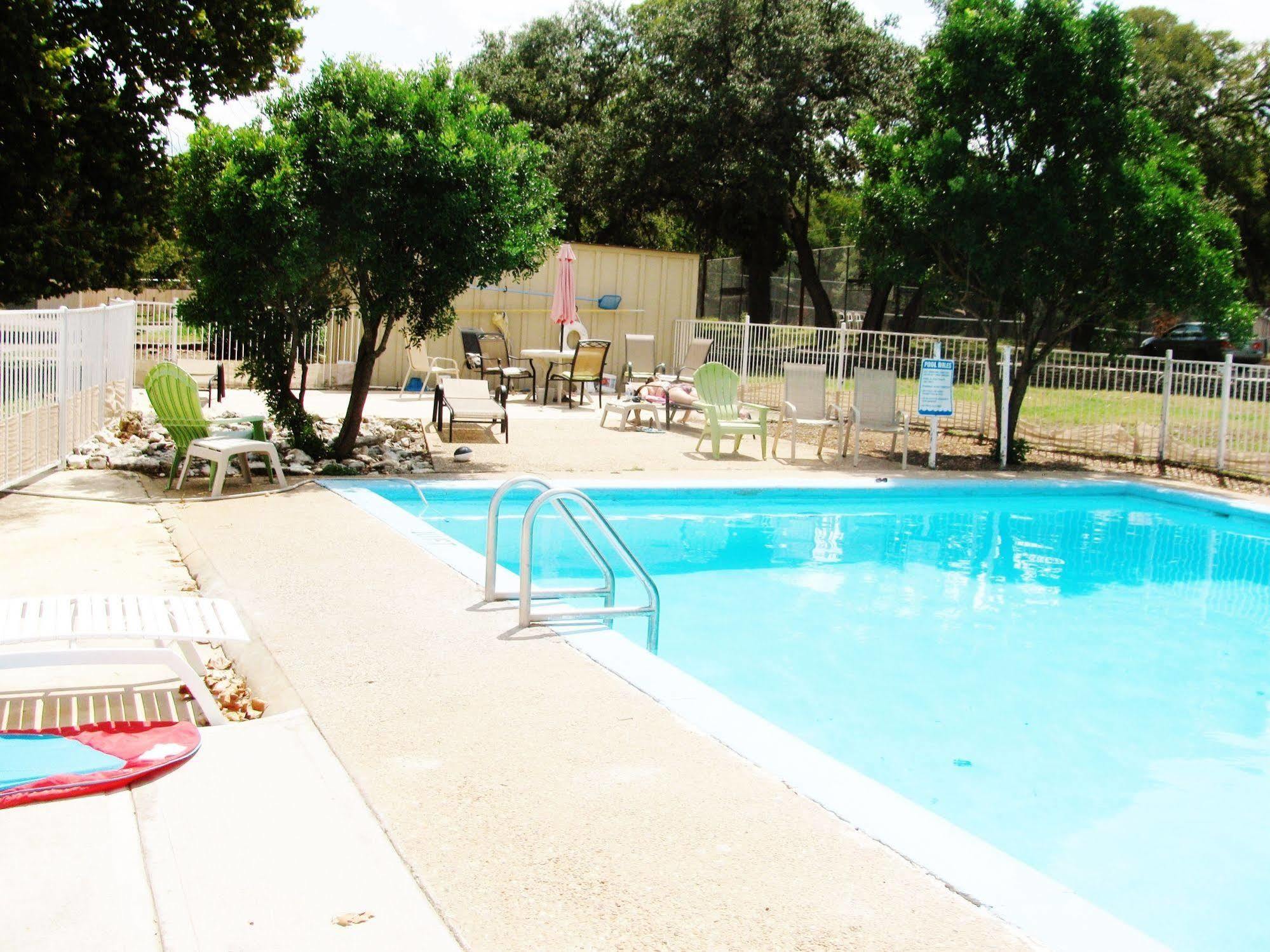 The Lodge At Cypress Falls Wimberley Exterior photo