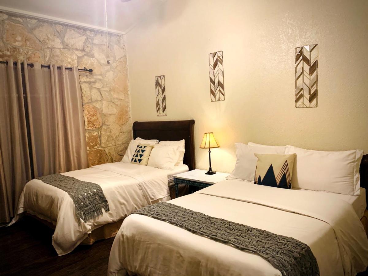 The Lodge At Cypress Falls Wimberley Exterior photo